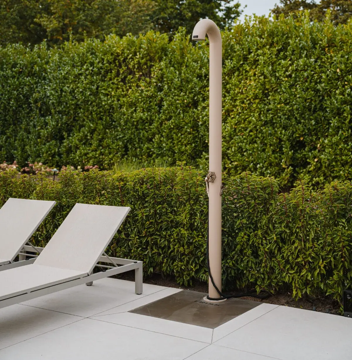 Friss outdoor showers