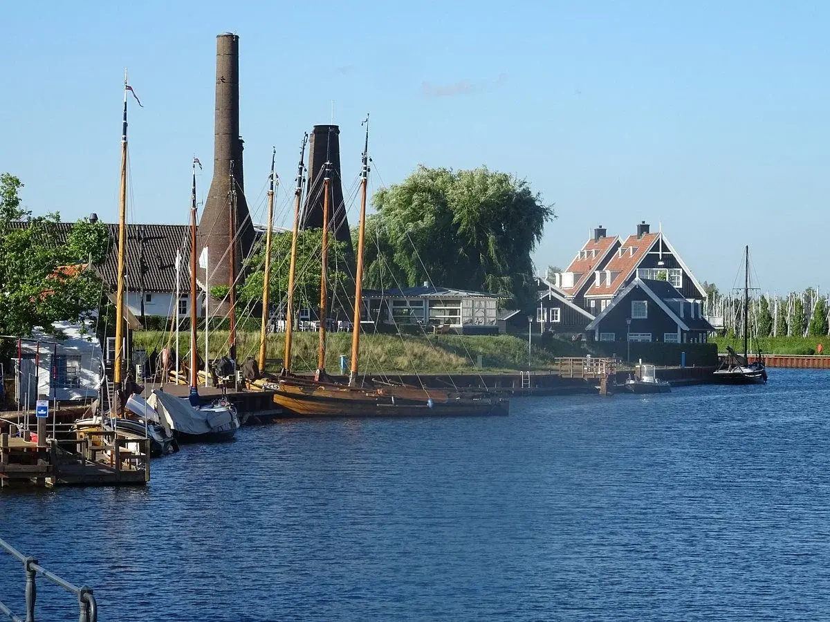 The old harbour of Huizen