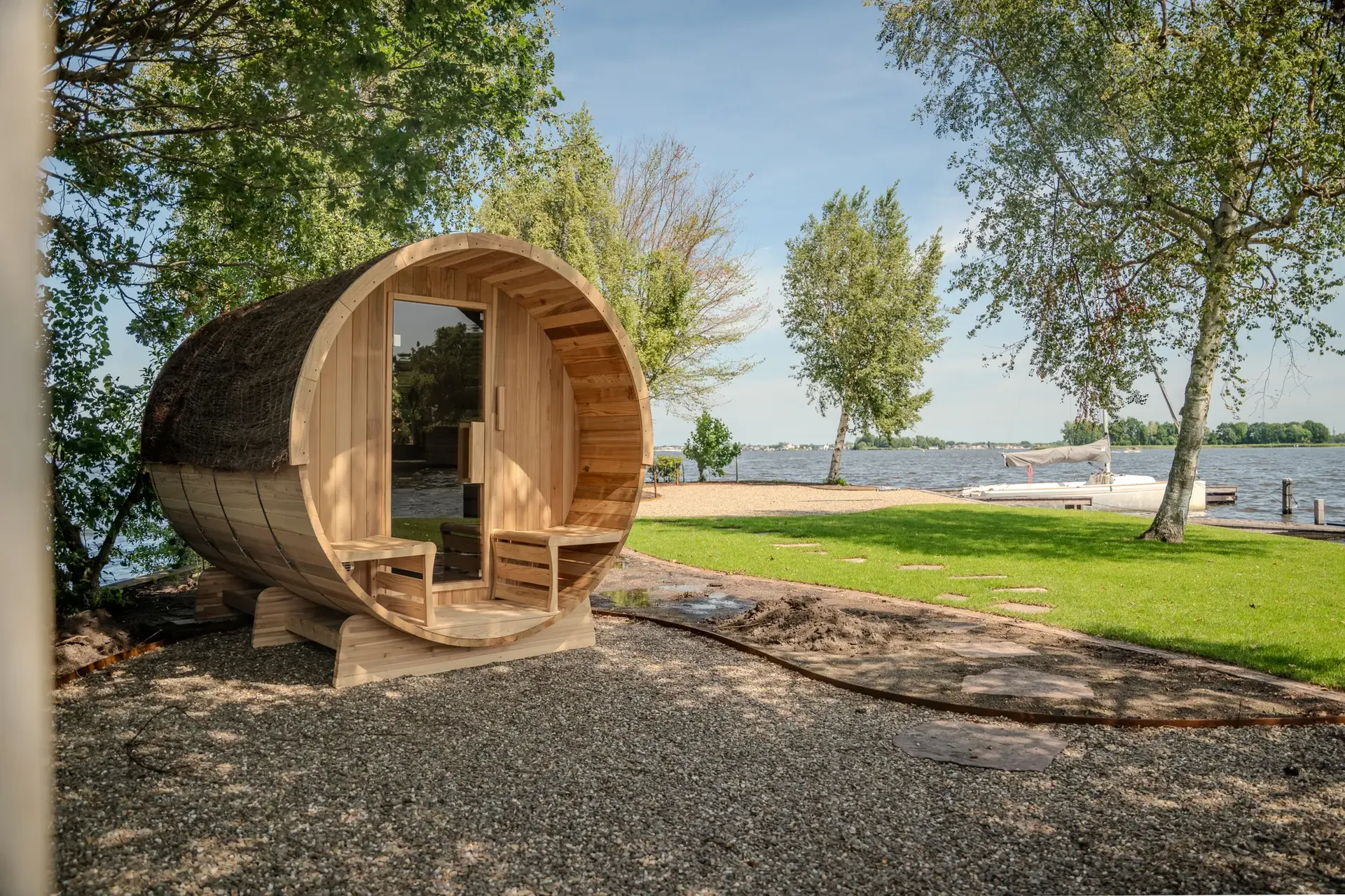 Sauna met uitzicht op de Loosdrechtse Plassen